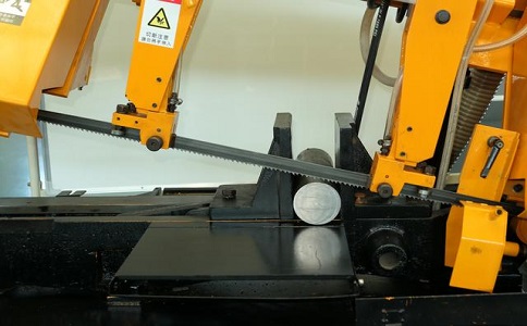 瑞金数控带锯床自动送料精度会出现偏差吗？